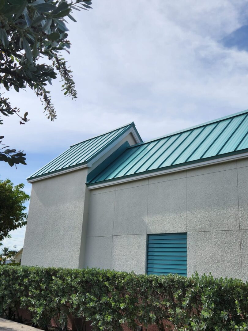An establishment with aquamarine roofing