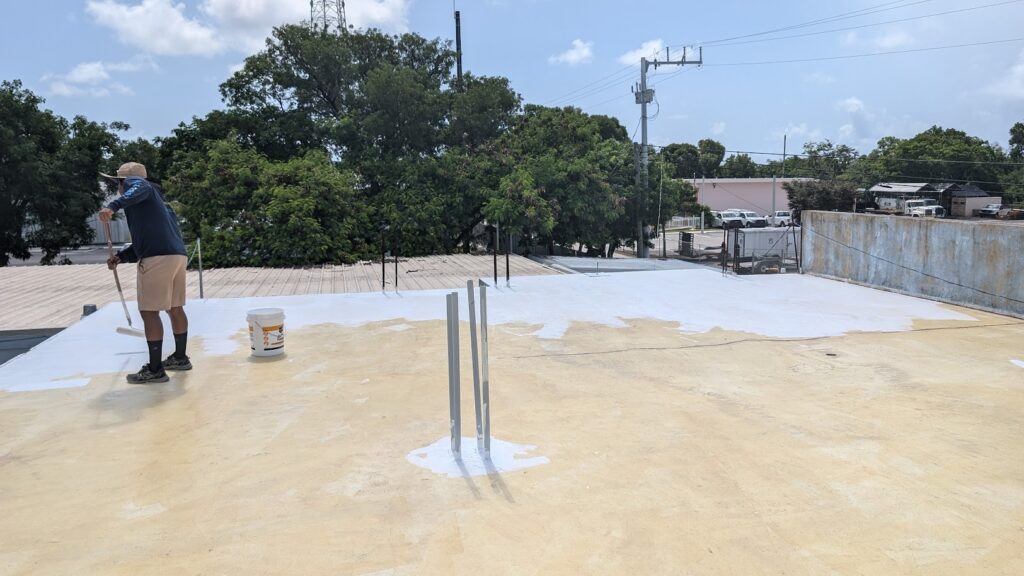 Flat roof drainage pipes